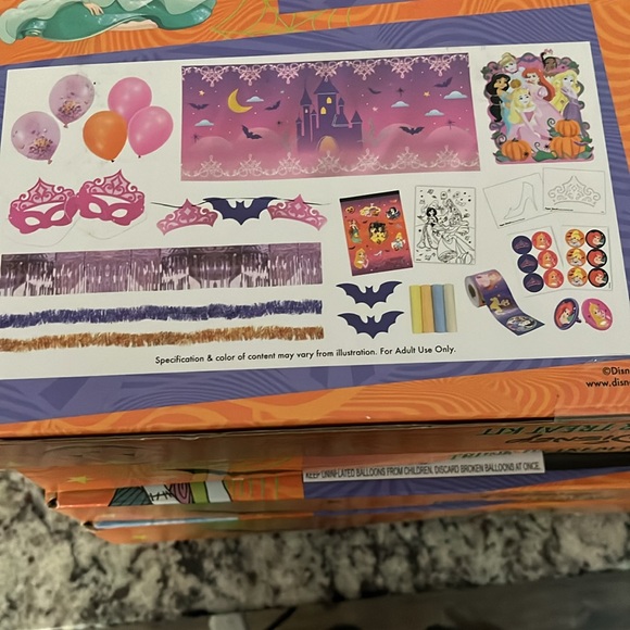 New sealed! Disney Princess Trunk or Treat Kit 200 Pieces - Picture 2 of 3